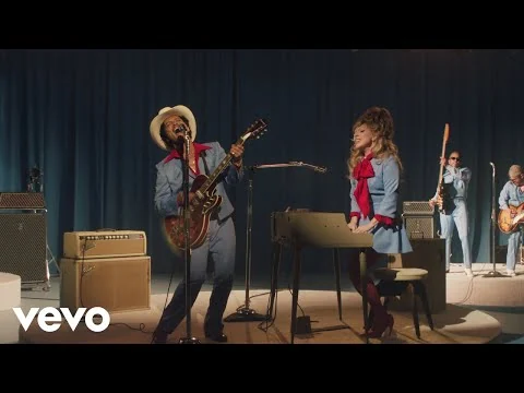 画像 Lady Gaga, Bruno Mars - Die With A Smile (Official Music Video)