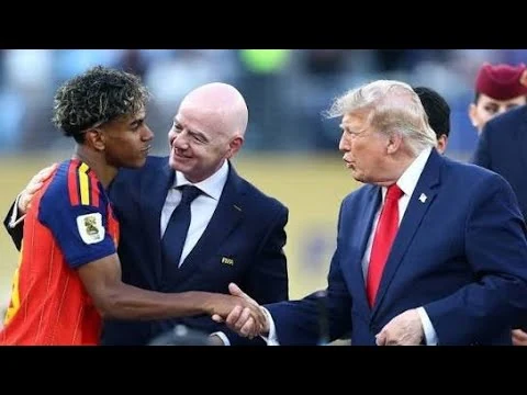 画像 FIFA公式写真からトランプ大統領が消えた…優勝セレモニーで何が起きた？🏆😳